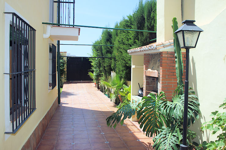 Chalet independiente en venta en Rincón de la Victoria